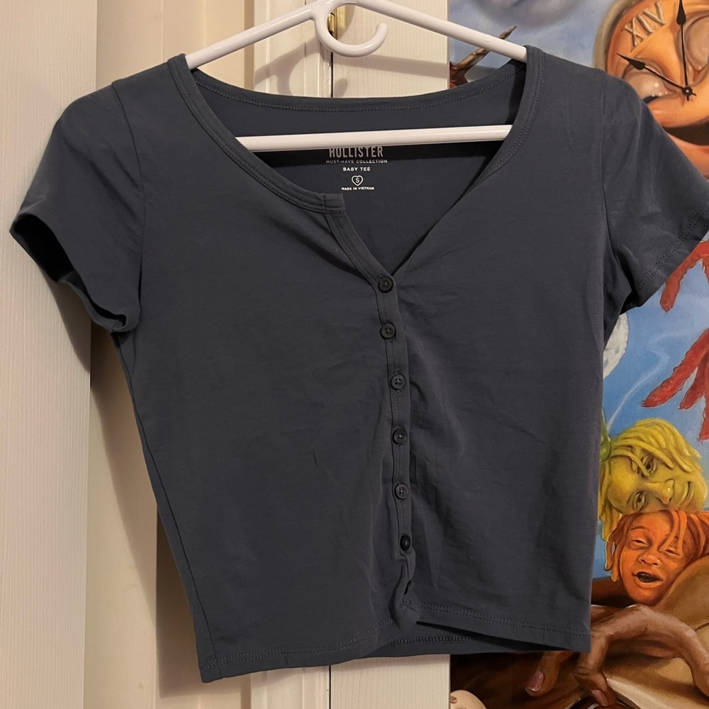 Hollister top